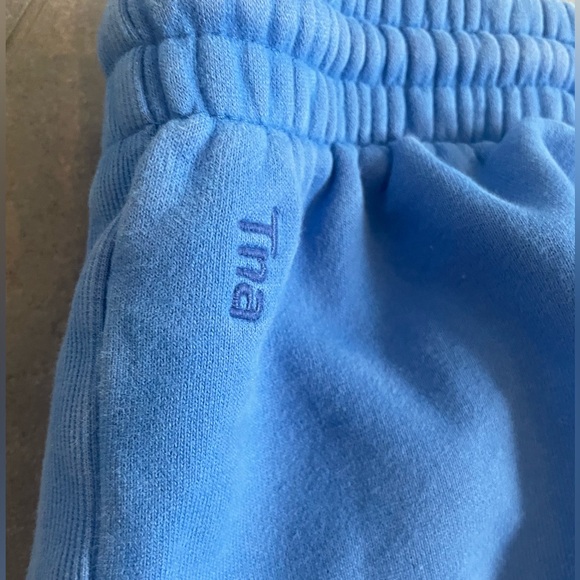 Aritzia Cozy Fleece Boyfriend Basic Cuffed Sweatpant - Picture 3 of 4